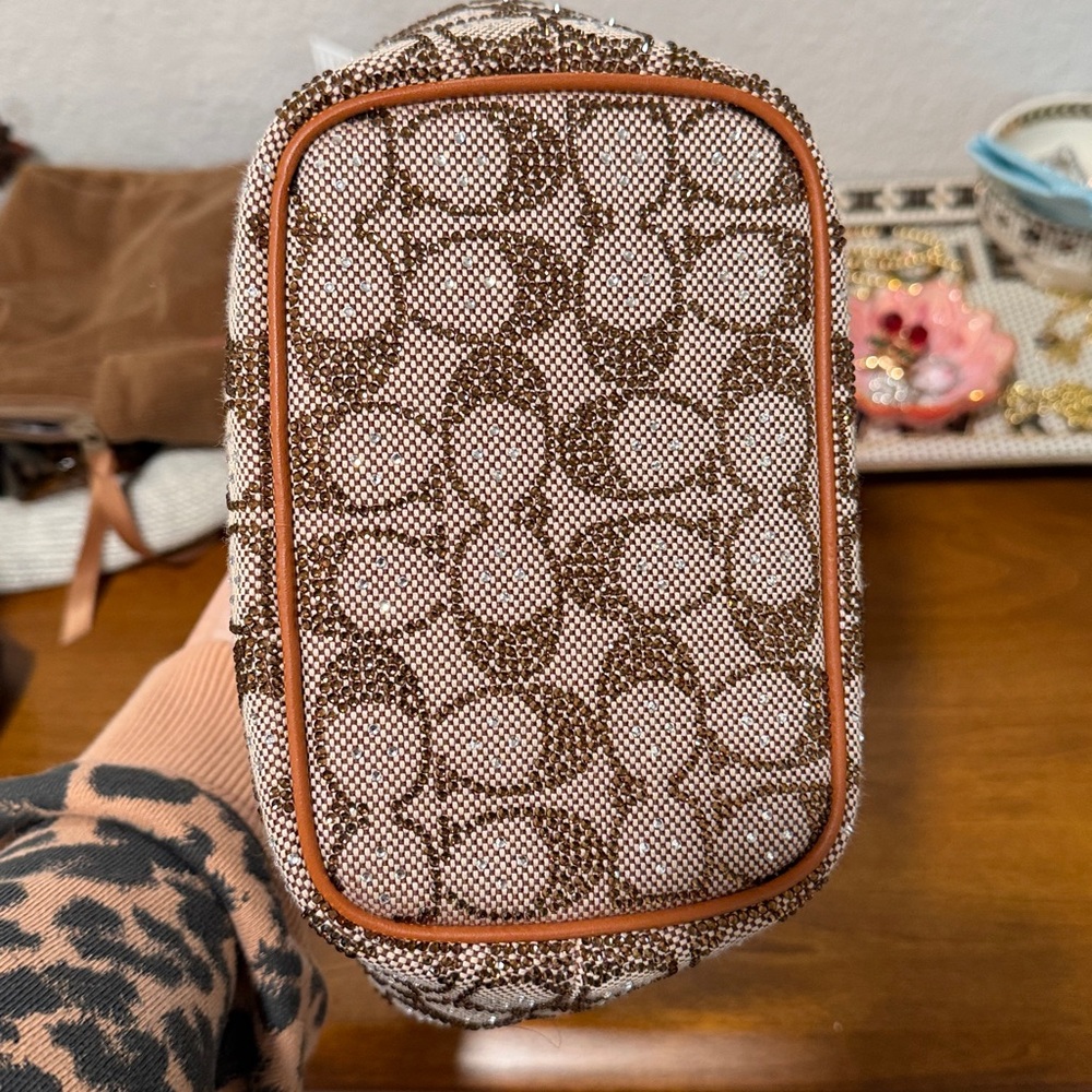 Coach Kiss Lock crystal signature 16 bag NWOT - Picture 5 of 12
